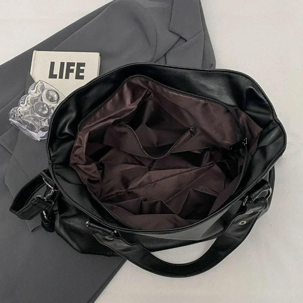 Lunelle | Spacious Black Handbag with Versatile Strap - Lumina