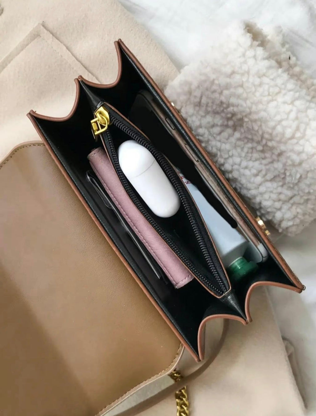 Victoria | Structured Elegant Chain Bag with Chic Detailing - Lumina