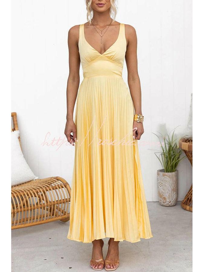 Lucy - Stunning Pleated Dress