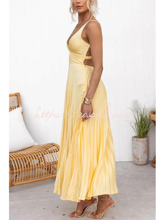 Lucy - Stunning Pleated Dress